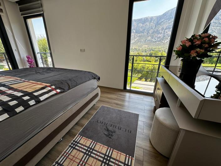 Image No.25-4 Bed Villa / Detached for sale