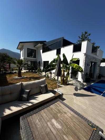 Image No.43-4 Bed Villa / Detached for sale