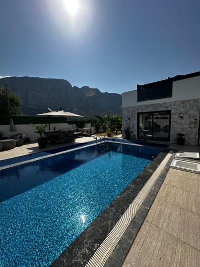 Image No.44-4 Bed Villa / Detached for sale