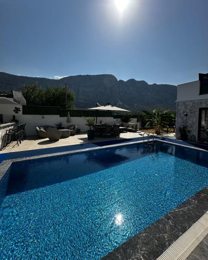 Image No.46-4 Bed Villa / Detached for sale