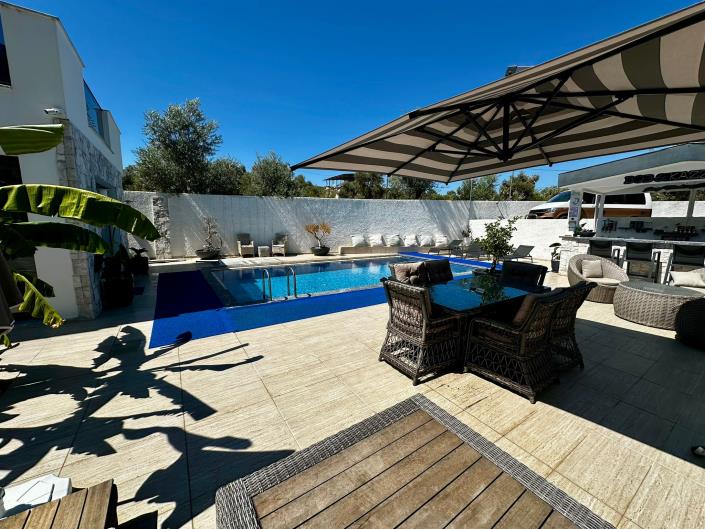 Image No.49-4 Bed Villa / Detached for sale