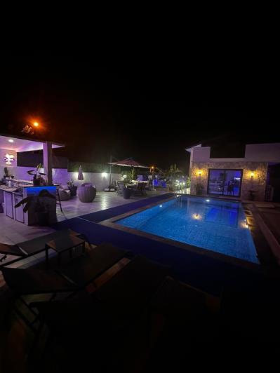 Image No.53-4 Bed Villa / Detached for sale