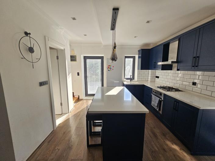 Image No.8-2 Bed Villa / Detached for sale