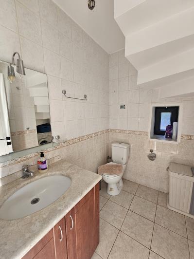 Image No.12-2 Bed Villa / Detached for sale