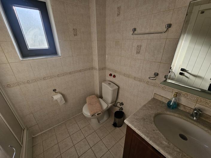 Image No.13-2 Bed Villa / Detached for sale