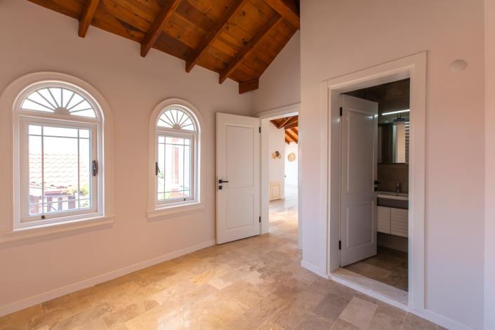 Image No.27-3 Bed Villa for sale