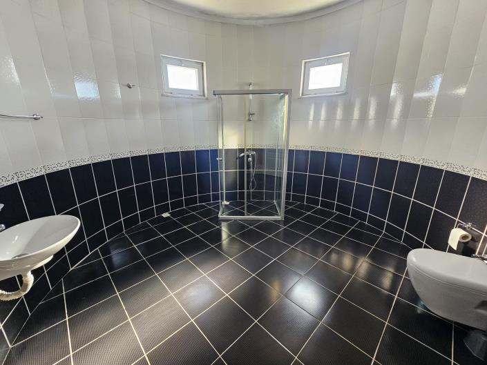 Image No.14-4 Bed Duplex for sale