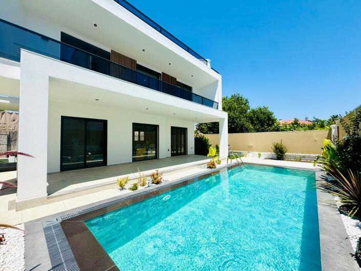 Image No.2-3 Bed Villa for sale