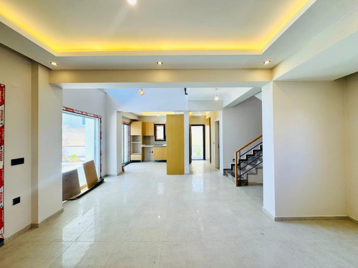 Image No.6-3 Bed Villa for sale