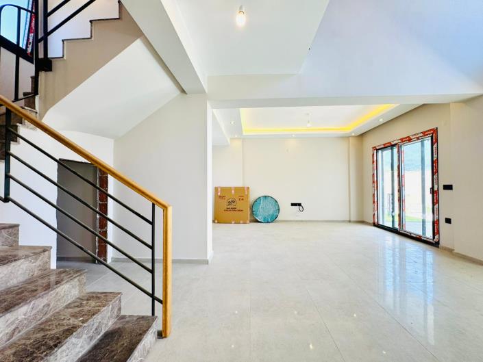 Image No.8-3 Bed Villa for sale