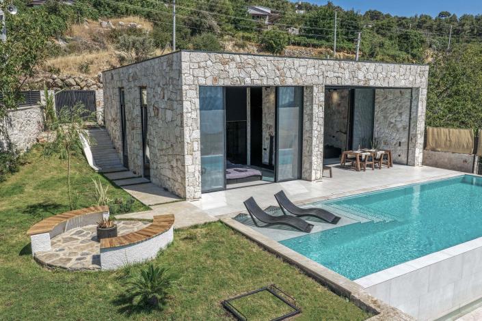 Image No.4-2 Bed Villa for sale