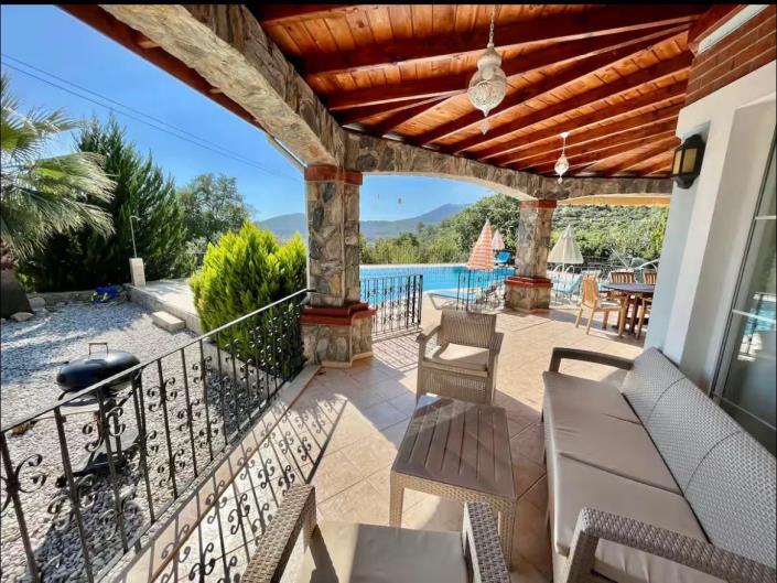 Image No.8-Villa de 4 chambres à vendre à Uzumlu