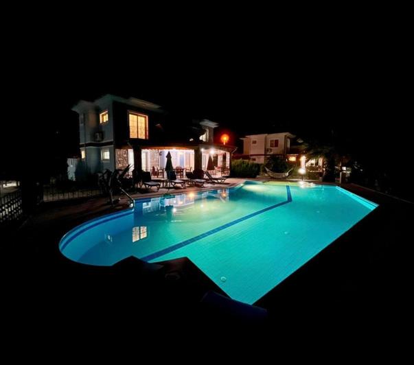 Image No.25-Villa de 4 chambres à vendre à Uzumlu