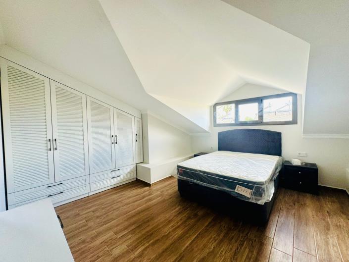 Image No.18-4 Bed Villa for sale