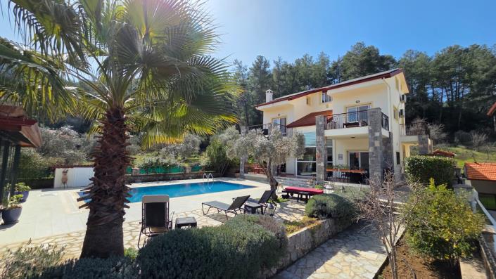 Image No.6-4 Bed Villa / Detached for sale