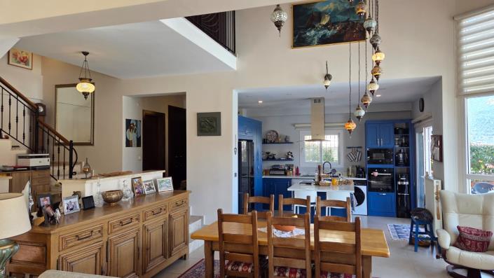 Image No.8-4 Bed Villa / Detached for sale