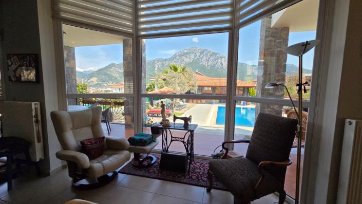 Image No.11-4 Bed Villa / Detached for sale