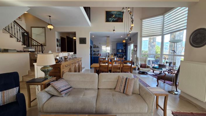 Image No.12-4 Bed Villa / Detached for sale