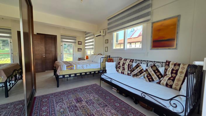 Image No.37-4 Bed Villa / Detached for sale