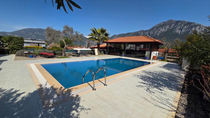 Image No.44-4 Bed Villa / Detached for sale