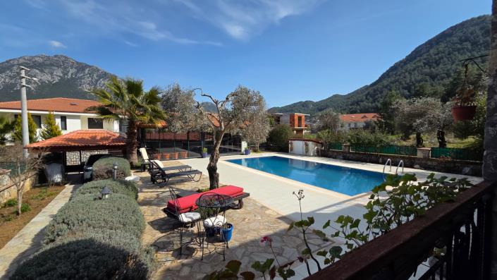 Image No.52-4 Bed Villa / Detached for sale