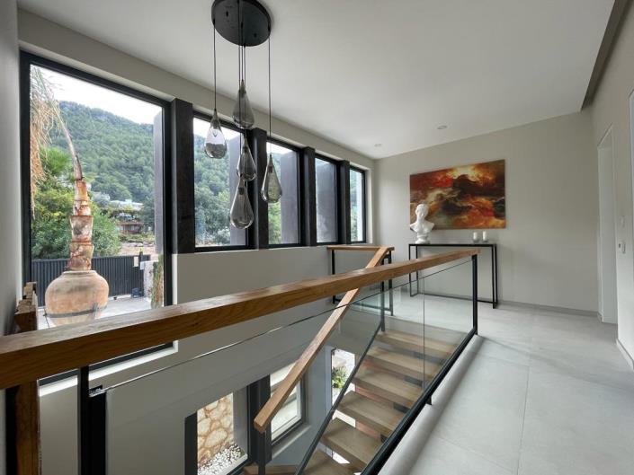 Image No.14-4 Bed Villa / Detached for sale