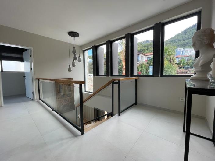 Image No.15-4 Bed Villa / Detached for sale