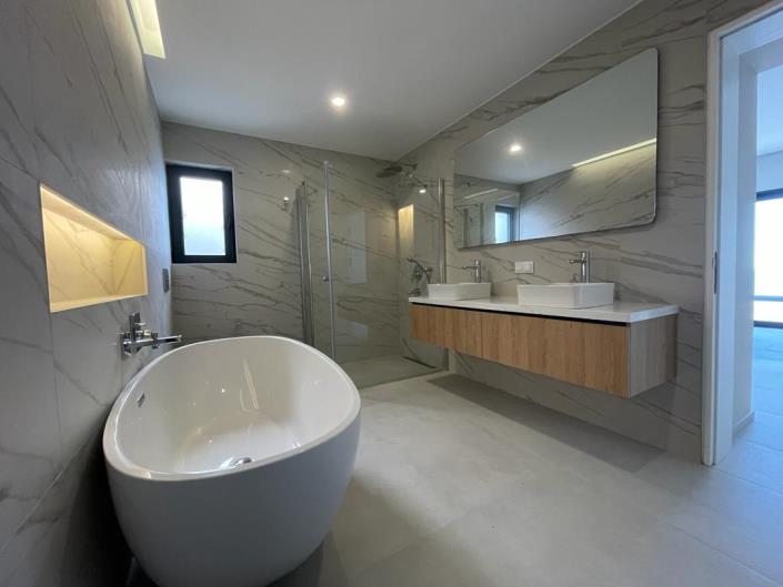 Image No.33-4 Bed Villa / Detached for sale