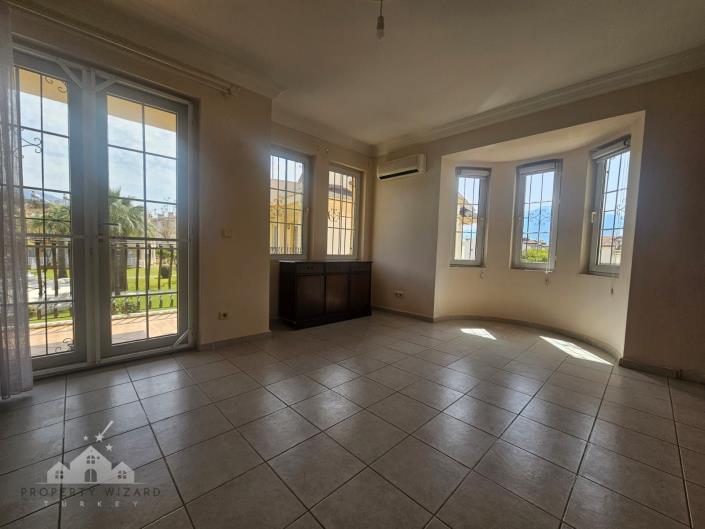 Image No.8-3 Bed Duplex for sale