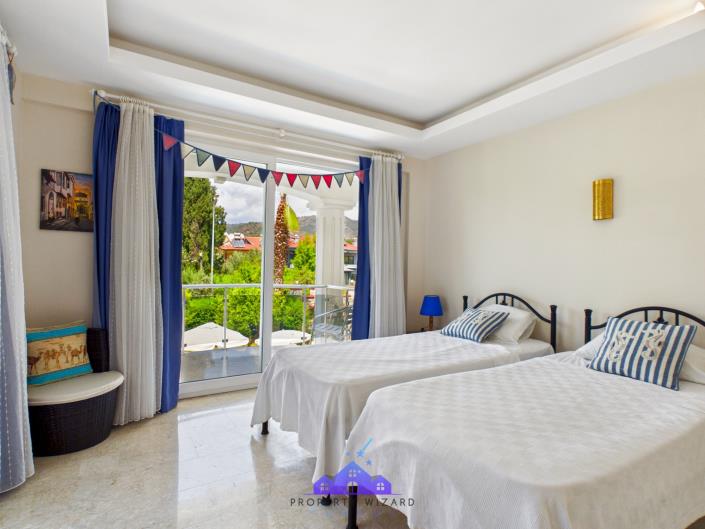 Image No.13-4 Bed Villa / Detached for sale