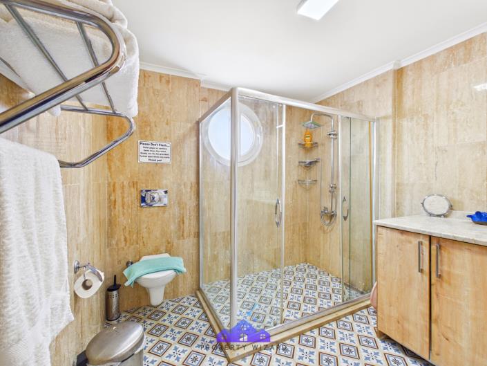 Image No.16-4 Bed Villa / Detached for sale