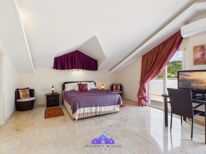 Image No.20-4 Bed Villa / Detached for sale