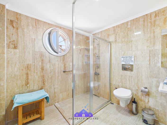 Image No.19-4 Bed Villa / Detached for sale
