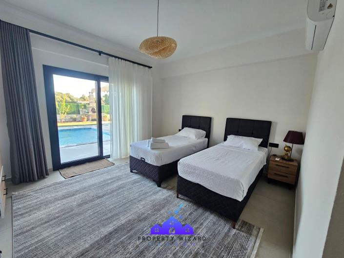 Image No.24-3 Bed Villa / Detached for sale