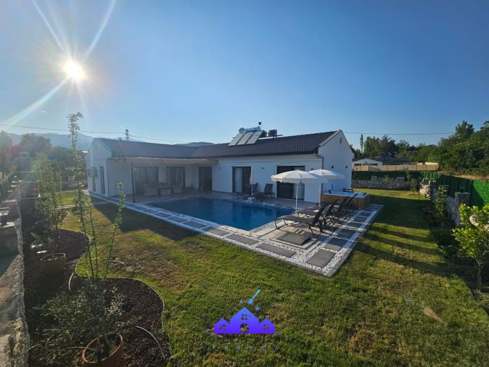 Image No.38-3 Bed Villa / Detached for sale