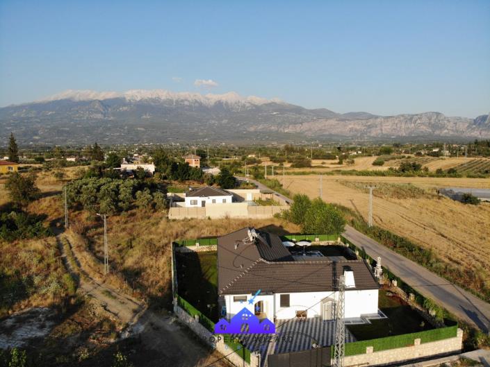 Image No.44-3 Bed Villa / Detached for sale