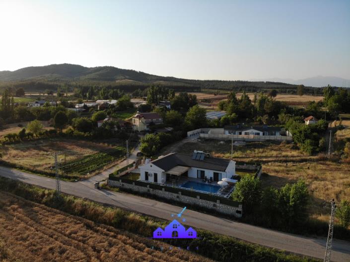 Image No.45-3 Bed Villa / Detached for sale