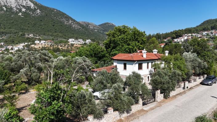 Image No.43-4 Bed Villa / Detached for sale
