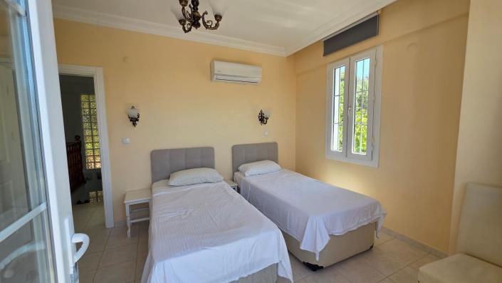 Image No.18-3 Bed Villa / Detached for sale