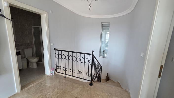 Image No.19-3 Bed Villa / Detached for sale