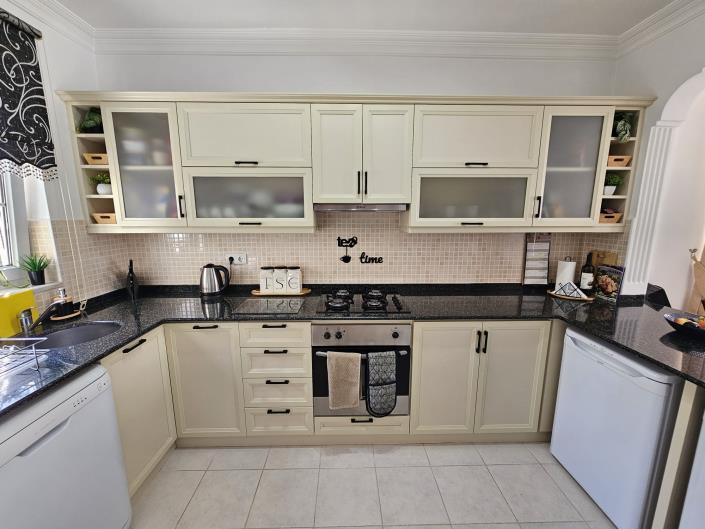 Image No.6-3 Bed Semi-Detached for sale