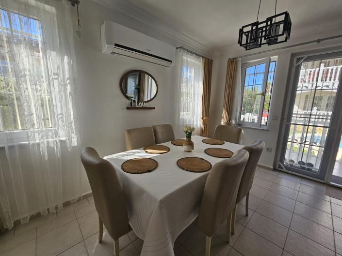 Image No.12-3 Bed Semi-Detached for sale