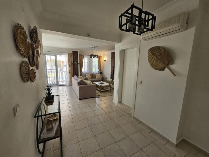Image No.16-3 Bed Semi-Detached for sale