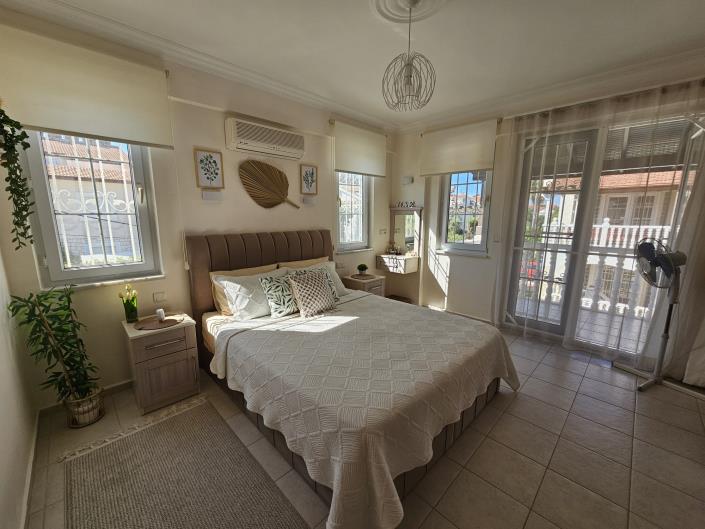 Image No.19-3 Bed Semi-Detached for sale