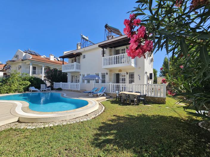 Image No.35-3 Bed Semi-Detached for sale