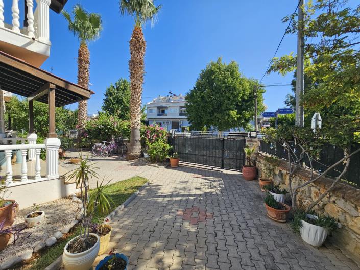 Image No.36-3 Bed Semi-Detached for sale