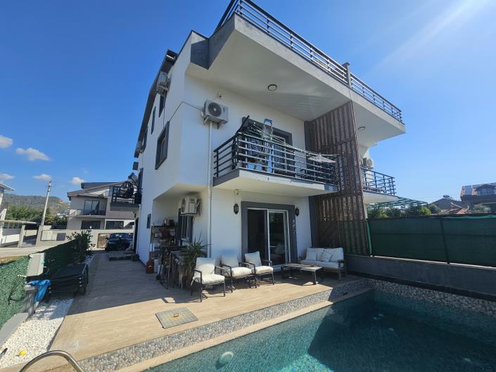 Image No.2-4 Bed Villa for sale