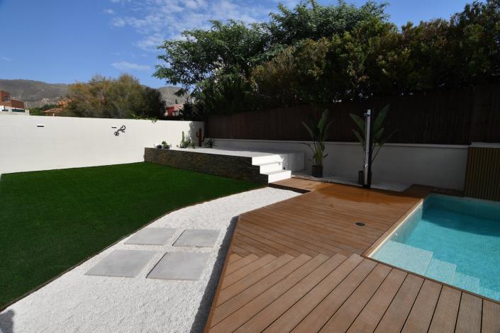Image No.1-6 Bed Villa / Detached for sale