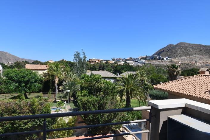 Image No.13-6 Bed Villa / Detached for sale