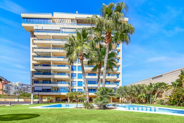 Image No.1-4 Bed Apartment for sale